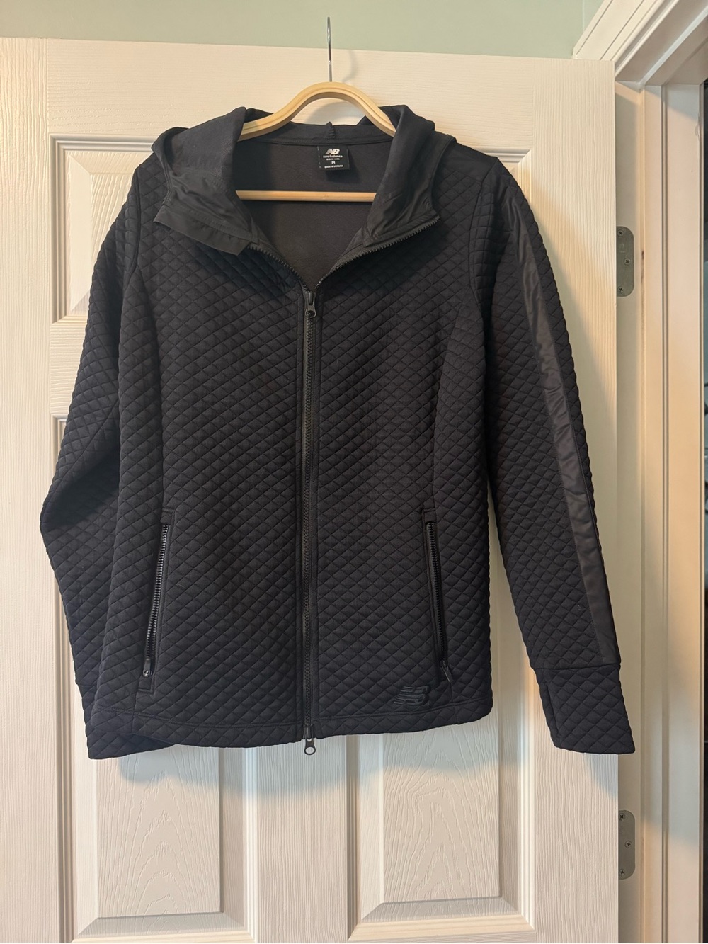 NWOT New Balance Women's Quilted Black Hooded Zip Jacket - Medium